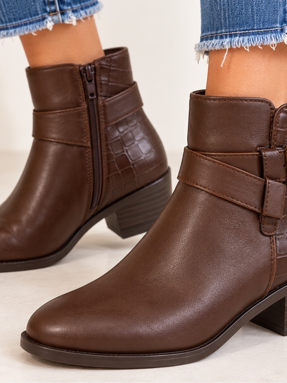 267. Ros Hommerson Ellis Brown Leather Ankle Booties